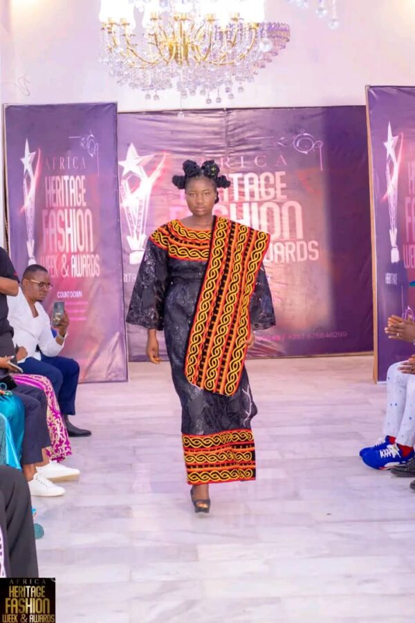 Toghu Woman fashion dress 52