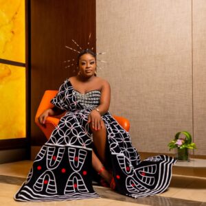 Toghu Woman fashion dress 36